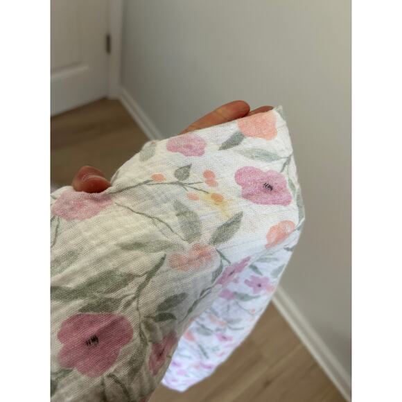 aden + anais Ma Fleur Muslin Swaddle Blanket Floral - Picture 6 of 6